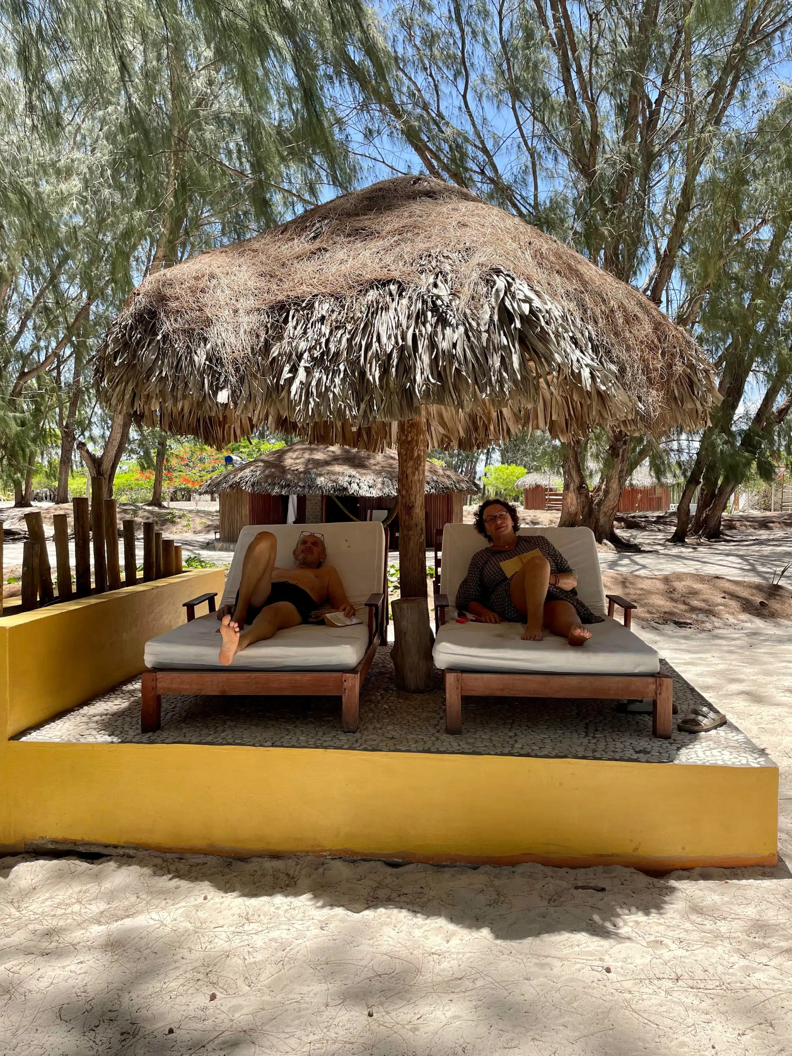 beach hut-bungalow 1