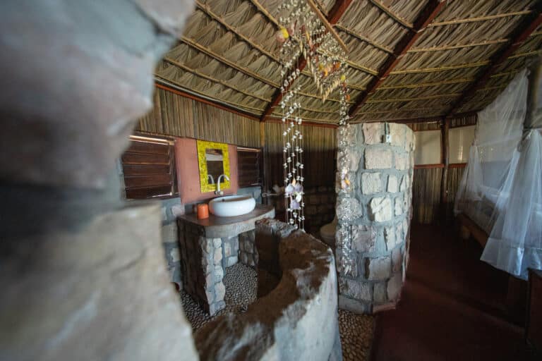 Salle de bain privative d’un bungalow